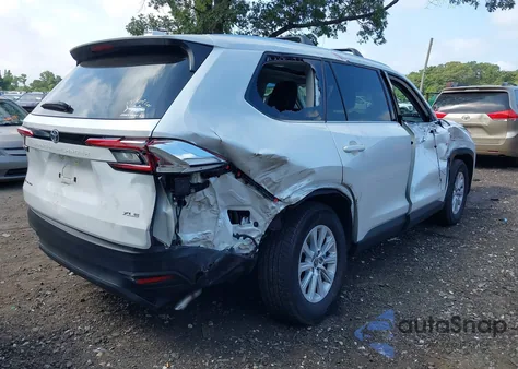 2024 Toyota Grand Highlander Hybrid Xle z USA, uszkodzony, nr VIN 5TDACAB56RS012481